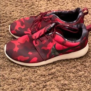 Women’s Nike Roshe size 8.5